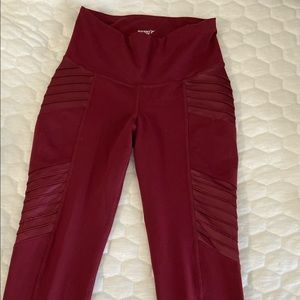 Maroon workout leggings
